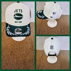 NEW YORK JETS NFL FOOTBALL SNAPBACK HAT.